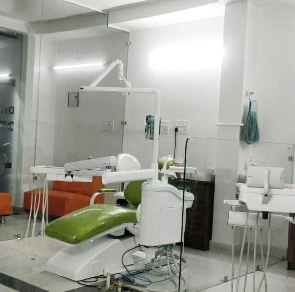 Modern Dental Implant Clinic